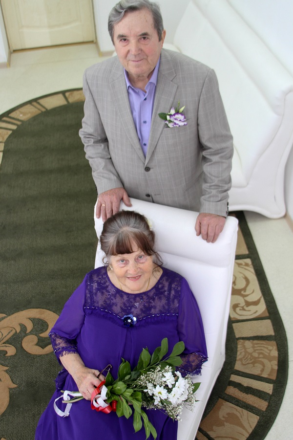 04 декабря 2018 года во Дворце торжеств отметили бриллиантовый юбилей супруги Гурины