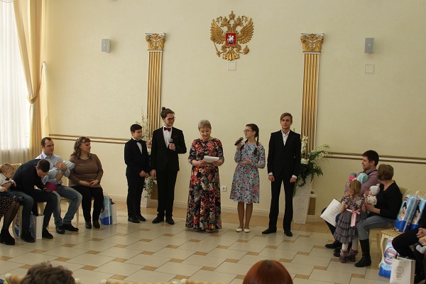 31 марта в 11.00 ч 2019г в большом зале Дворца торжеств состоялся традиционный праздник «День аиста»