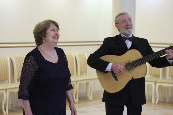 16 апреля во Дворце торжеств отметили золотой юбилей супруги Хлопяк