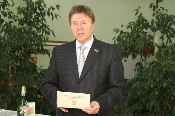 26 апреля во Дворце торжеств отметили золотой юбилей супруги Снегиревы