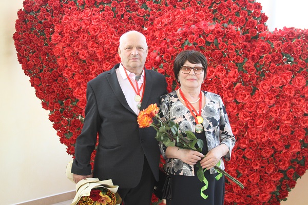 26 апреля во Дворце торжеств отметили золотой юбилей супруги Снегиревы