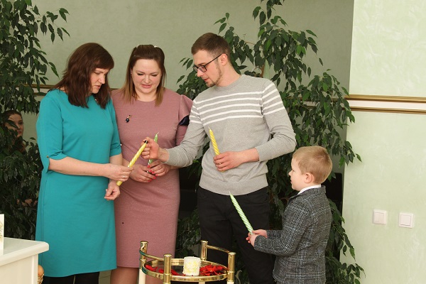 26 апреля во Дворце торжеств отметили золотой юбилей супруги Снегиревы