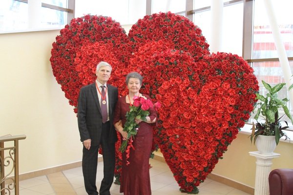 18 мая во Дворце торжеств отметили золотой юбилей супруги Веселовы Владимир Анатольевич и Любовь Михайловна