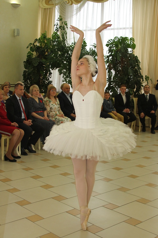 18 мая во Дворце торжеств отметили золотой юбилей супруги  Ядрошниковы Александр Павлович и Людмила Алексеевна 