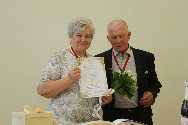 13 августа во Дворце торжеств, отметили золотой юбилей свадьбы супруги Филатовы