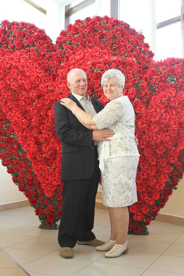 13 августа во Дворце торжеств, отметили золотой юбилей свадьбы супруги Филатовы