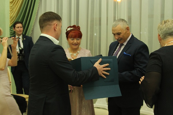 18.10.19 года во Дворце торжеств отметили золотой юбилей свадьбы супруги Закетдиновы 