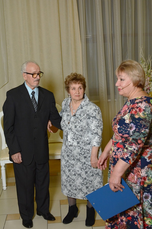 26 октября во Дворце торжеств отметили бриллиантовый  юбилей супруги Сысоевы