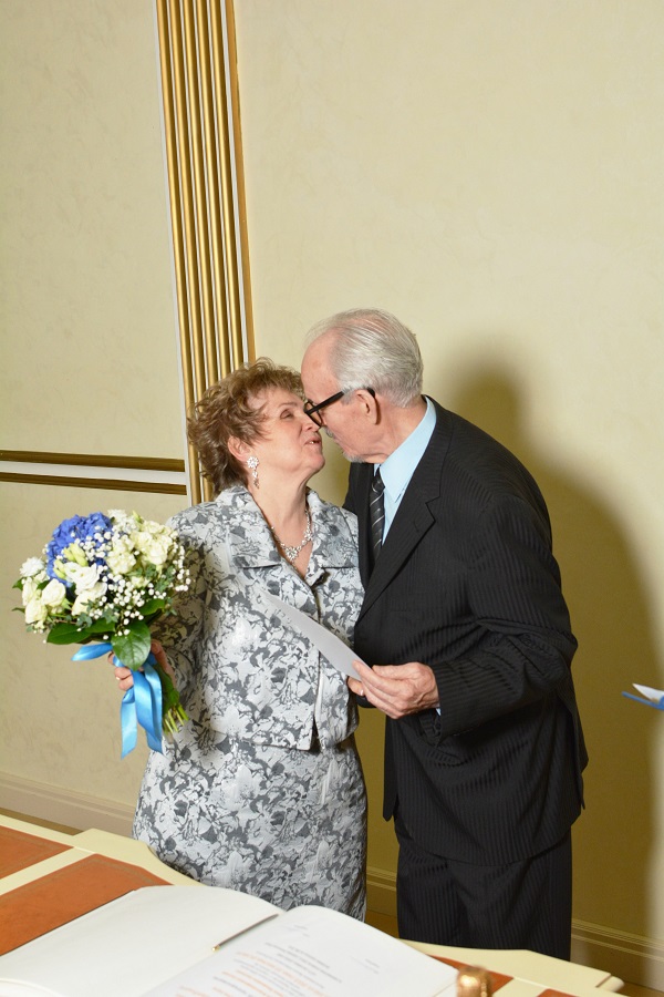 26 октября во Дворце торжеств отметили бриллиантовый  юбилей супруги Сысоевы