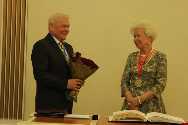 30 ноября отметили золотой юбилей супруги Поповы