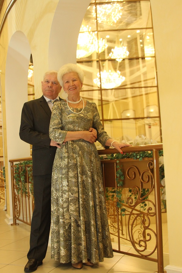 30 ноября отметили золотой юбилей супруги Поповы
