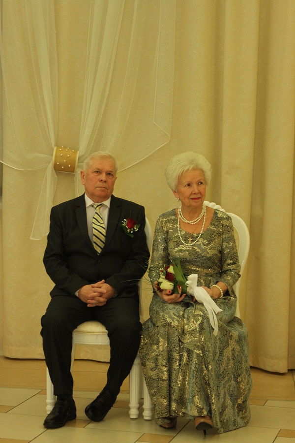 30 ноября отметили золотой юбилей супруги Поповы
