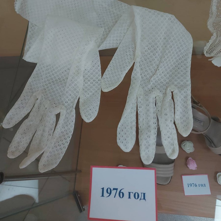 Выставка свадебных ретро-платьев   и аксессуаров